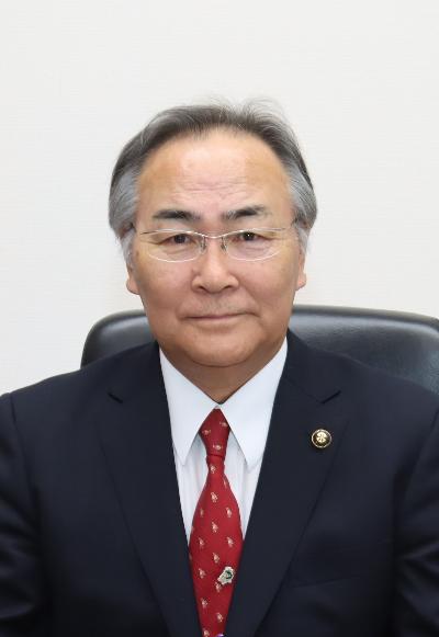 倉光市長顔写真